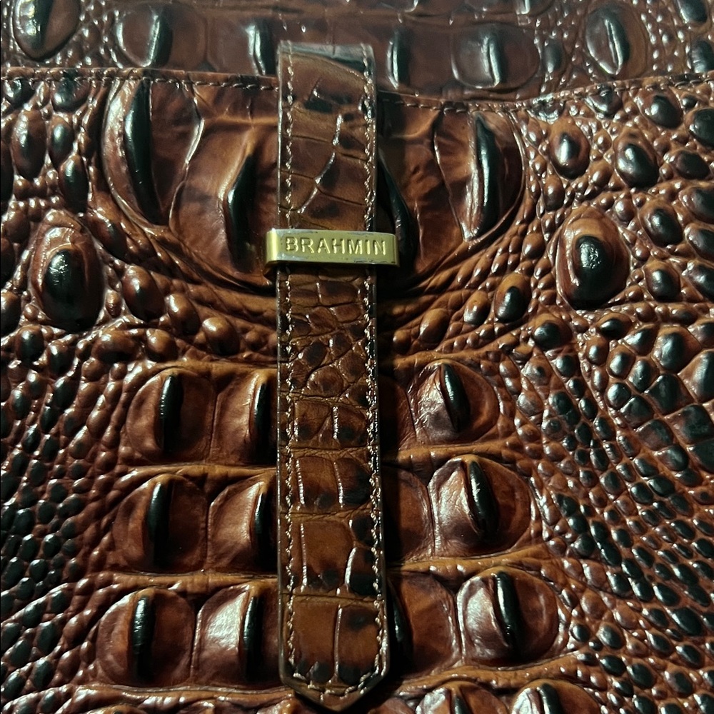 Brahmin Elegant Brown leather Crocodile Embossed Shoulder Bag - Picture 2 of 14